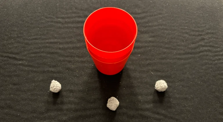 Fundamente 1.3 – Ein einfaches Becherspiel